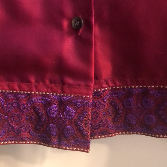 Ann Taylor Loft marooned color with floral decorative hemline 100% silk top - Picture 3 of 4